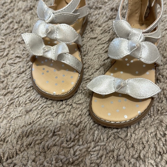 Cat and Jack 7c sliver sandals - Picture 3 of 3